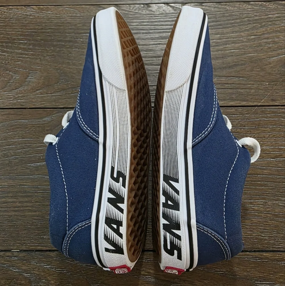 Vans Doheny Off the Wall Low Rise Sneaker, Youth Size 4, Women's Size 5.5